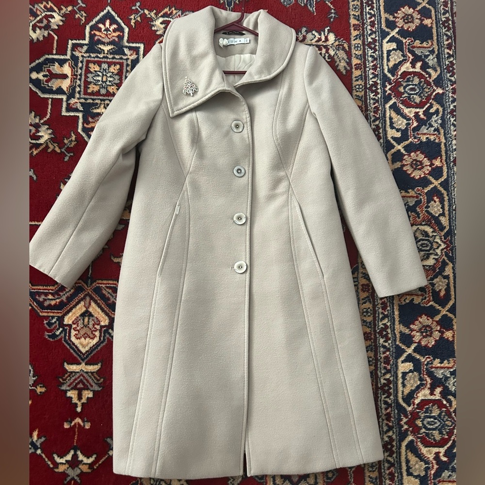 Huna Women's Elegant Cream Coat